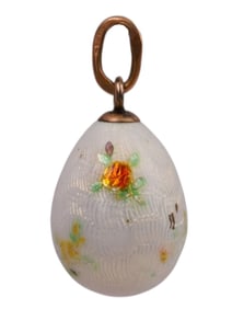 RUSSIAN GOLD ENAMEL EASTER EGG PENDANT, C. 1900S