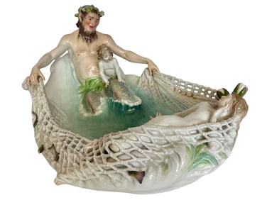 MEISSEN ART NOUVEAU PORCELAIN CENTERPIECE, 1902