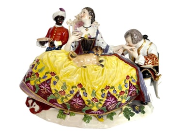 MEISSEN PORCELAIN GROUP "HAND KISS", CIRCA 1900S