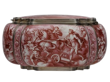 A FRENCH OR CONTINENTAL ENAMEL SNUFFBOX OR BONBONNI?RE, 18TH CENTURY