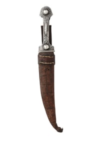 A SMALL CAUCASIAN DAGGER WITH SILVER AND NIELLO MOUNTS, 19TH C.