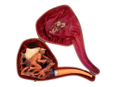 A MEERSCHAUM TOBACCO PIPE AS A HUNTER WITH A HOUND, C. 1900