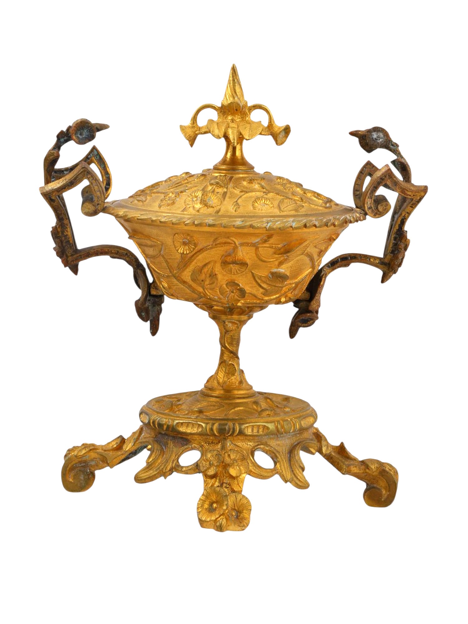 A GILT BRONZE LIDDED BOWL, 19TH CEN.: The circular bowl is cast in gilt bronze with repoussé foliate and floral motifs, raised on a spreading pedestal base with pierced floral designs, supported on four scrolled legs terminating in styli