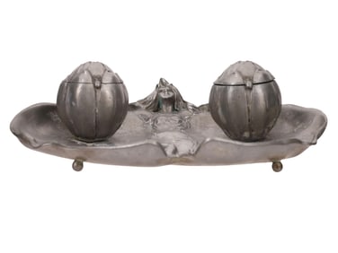 A GERMAN JUGENDSTIL ART NOUVEAU PEWTER DUAL INKWELL SET SIGNED "H.M", 19TH/20TH CEN.