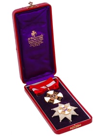 A CASED ORDER OF THE CROWN OF ITALY, I CLASS GRAND OFFICER SET, CA.1890