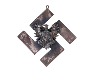 A CARPATHIAN HIGHLANDER (PODHALE) SILVER FOLK PENDANT WITH POLISH EAGLE, INTERWAR PERIOD (CA.