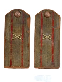 A PAIR OF RUSSIAN SHOULDER BOARDS FROM AN ARTILLERY REGIMENT, CA. 1914.