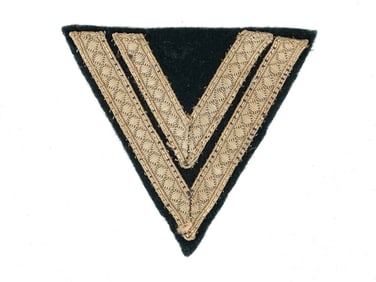 A WWII GERMAN SLEEVE PATCH FOR A CORPORAL TUNIC, 1936-1942