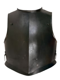 AN ENGLISH BLACKENED STEEL CUIRASSIER BREAST PLATE, 18TH CENTURY