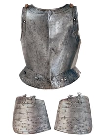 A C. 16TH CENTURY DUTCH STEEL BREAST PLATE WITH TASSETS, EIGHTY YEARS WAR