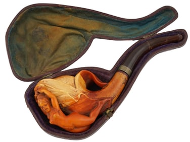 A CASED GERMAN MEERSCHAUM PIPE WITH A NUDE FEMALE, CA. 1890