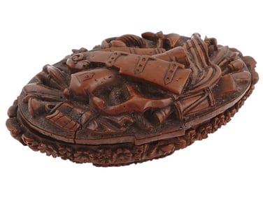 A CARVED COQUILLA NUT ITALIAN NAVAL SNUFF BOX, EARLY 19TH CEN.