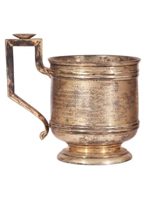 A RUSSIAN GILT-SILVER TEA GLASS HOLDER WITH GUILLOCHE ETCHING