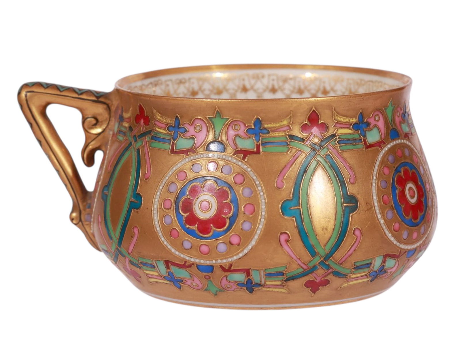 A GILT AND ENAMEL-PAINTED KUZNETSOV PORCELAIN TEA CUP, 19 C. (1 of 6)