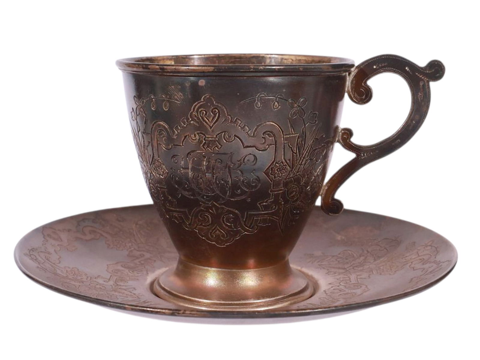 A RUSSIAN PARCEL-GILT SILVER CHOCOLATE CUP AND SAUCER WITH ENGRAVED DECOR, LATE 19TH CEN. (1 of 6)