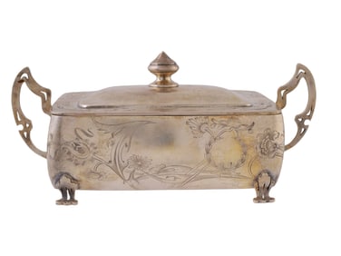 A LATE 19TH CEN. RUSSIAN ENGRAVED PARCEL-GILT SILVER CANDY BOX