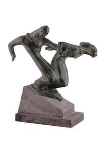 AN ANTON PAVLOS, UKRAINIAN, MODERNIST SCULPTURE DEPICTING A COUPLE OF SKIERS, CA 1930