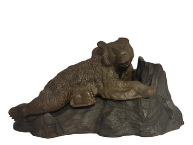 A FINELY ENGRAVED BRONZE BEAR, RUSSIA, 19TH CEN.