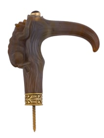 A CARVED HONEY AGATE CANE HANDLE AS A BEAR