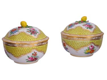 A PAIR OF VIENNA PORCELAIN SAHAN BOWLS WITH LIDS, OTTOMAN MARKETS, 18TH CENTURY