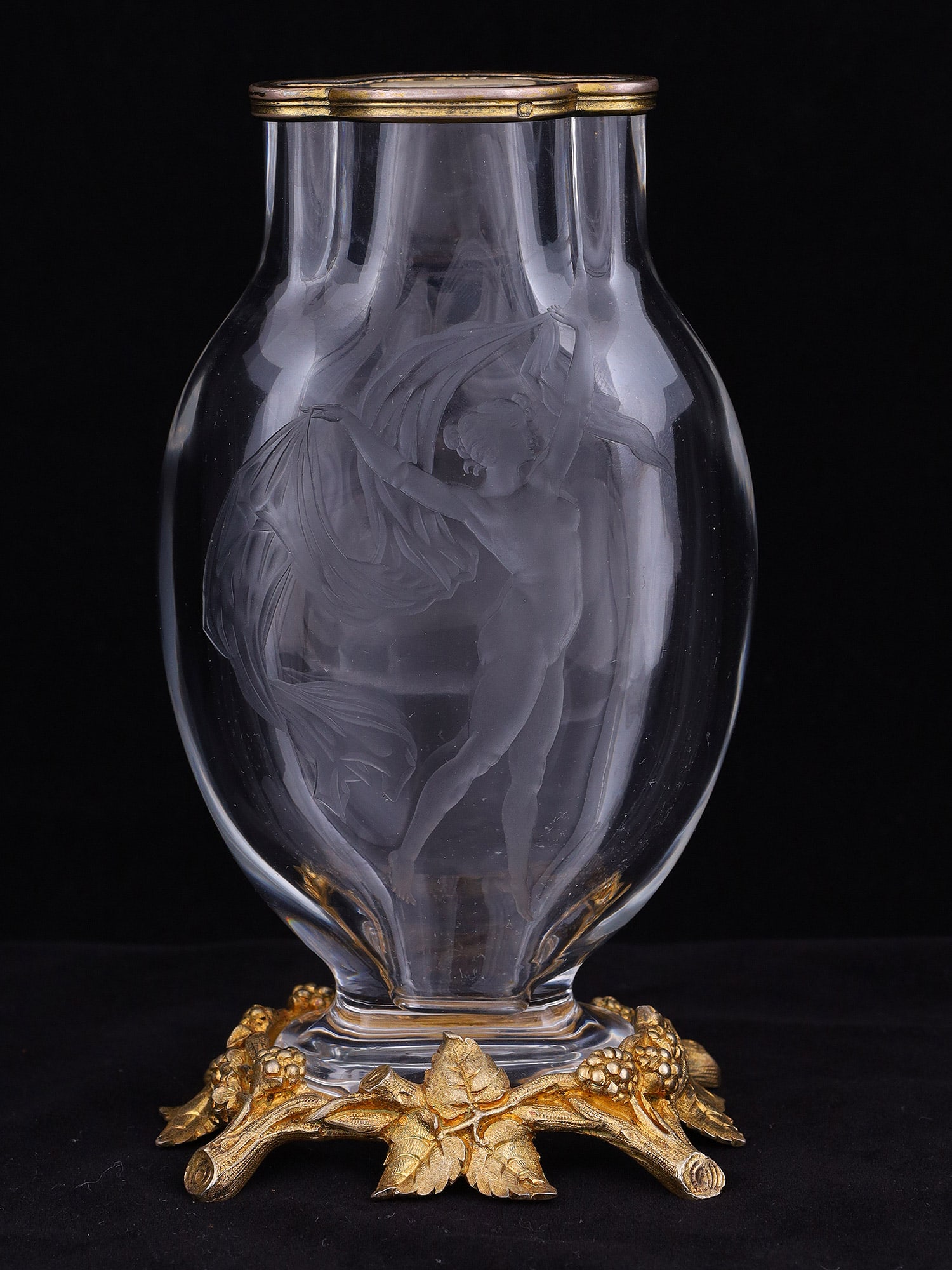 A FINE ENGRAVED GLASS VASE WITH GILT-SILVER MOUNTS, 19TH CENTURY (1 of 8)