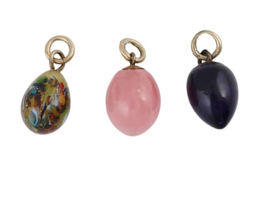 A SET OF THREE RUSSIAN MINIATURE ENAMEL EASTER EGG PENDANTS, 19TH CEN.