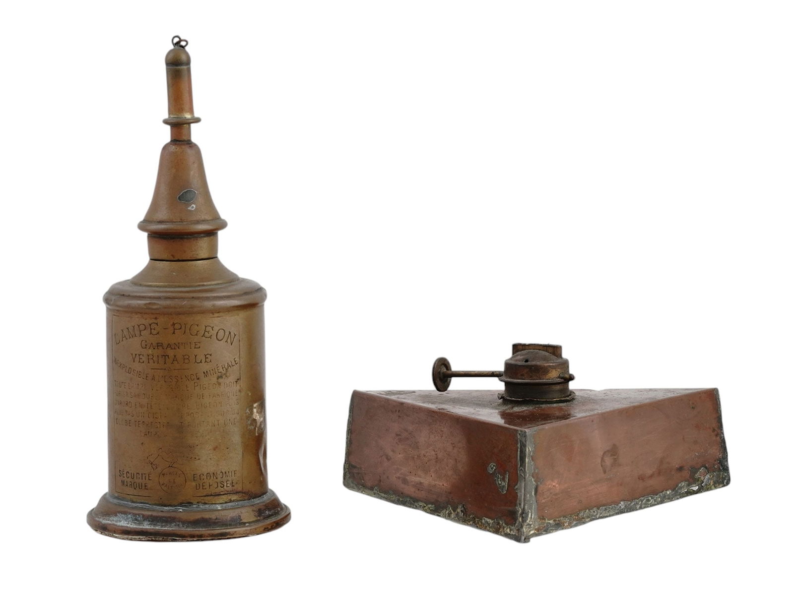 A PAIR OF BURNERS INCLUDING A PIGEON LAMP AND AN OIL LAMP BASE, 19TH CENTURY (1 of 4)