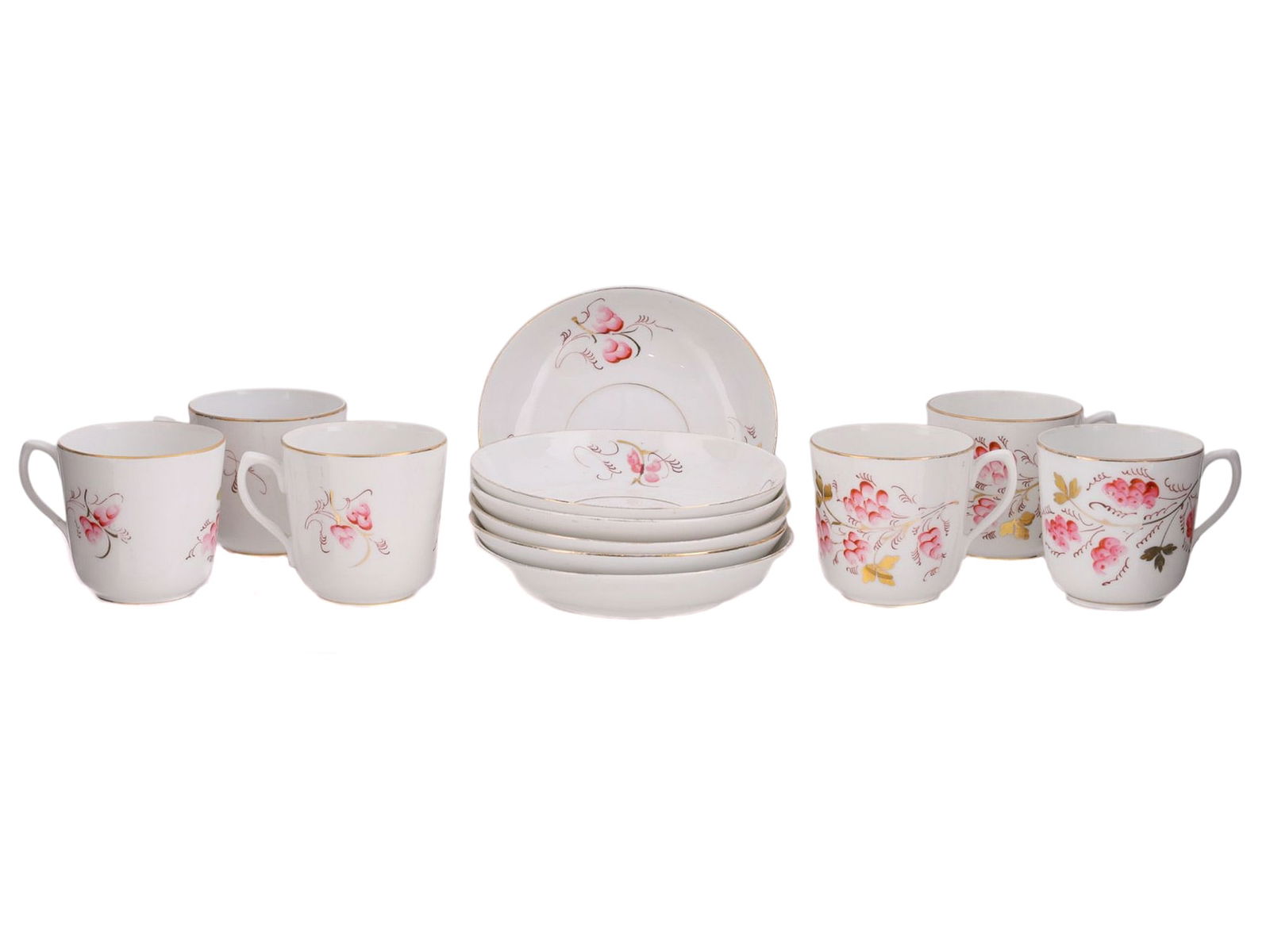 A RUSSIAN KUZNETSOV PORCELAIN TEA SERVICE, LATE 19TH – EARLY 20TH CENTURY (1 of 7)