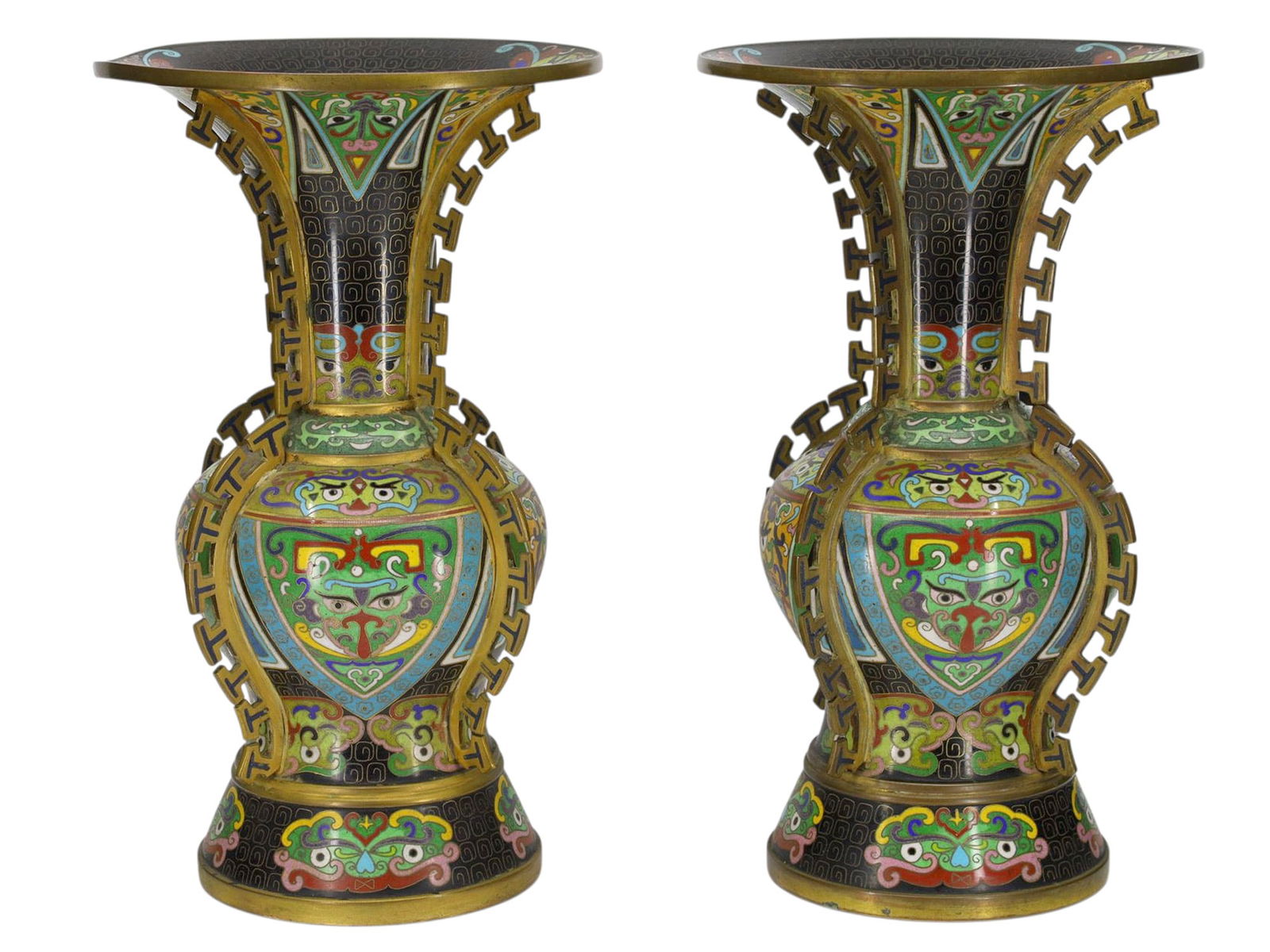 A PAIR OF CHINESE CLOISONNÉ ENAMEL VASES, CIRCA 1890–1930 (1 of 4)