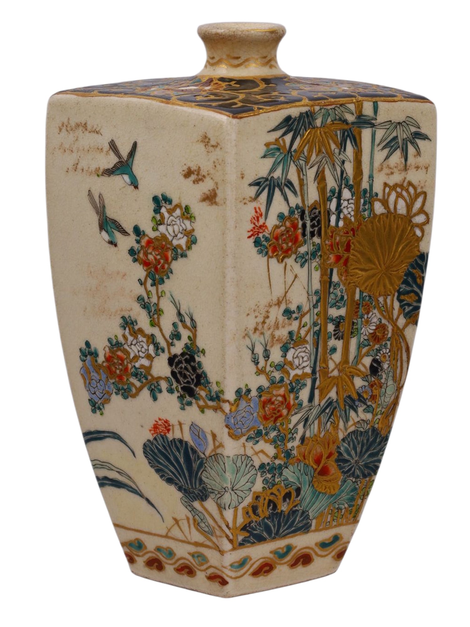 A SMALL JAPANESE SATSUMA VASE BY CHIKUZAN, MEIJI PERIOD (1 of 6)