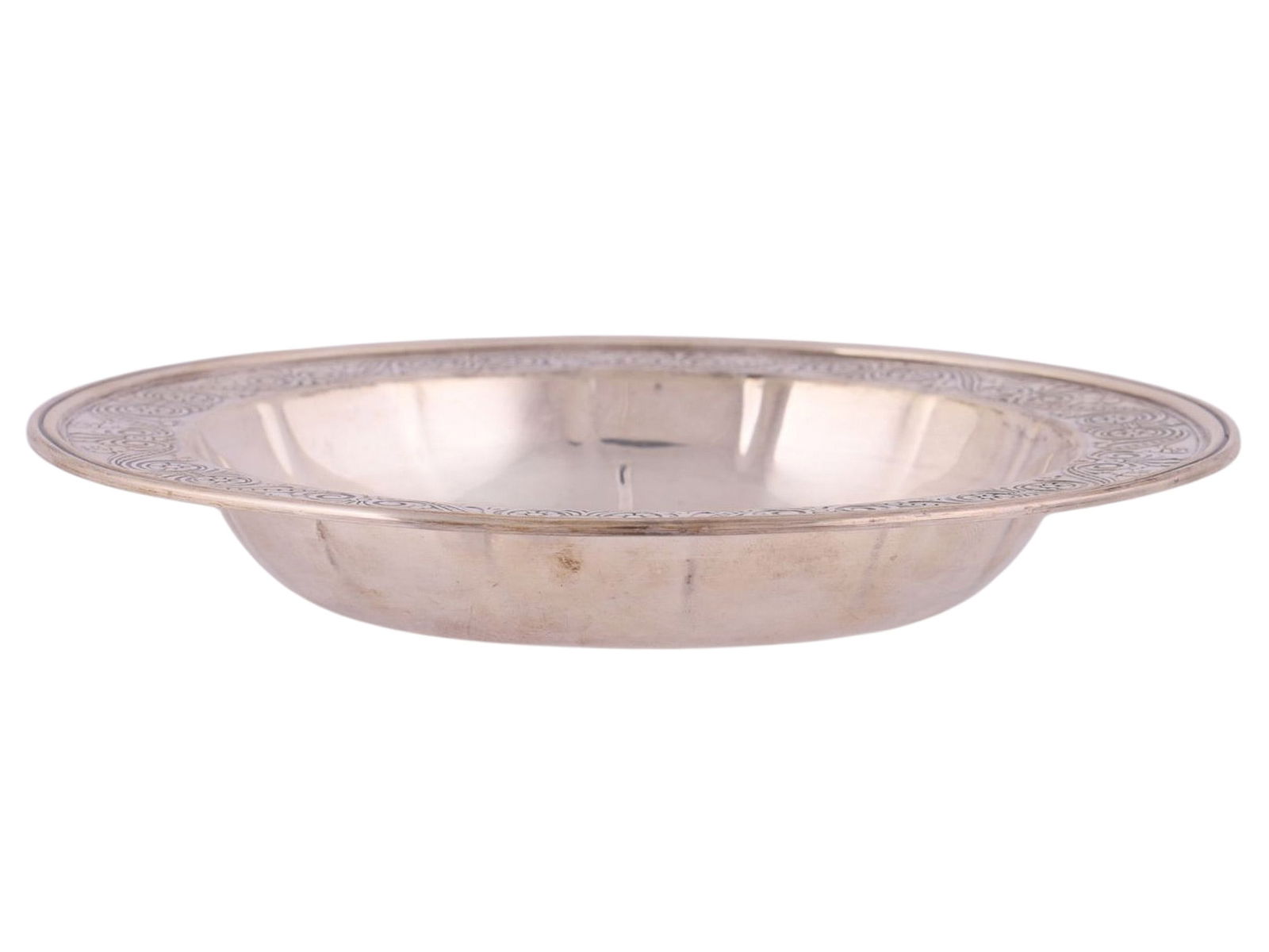 A FINE ENGRAVED TIFFANY STERLING SILVER BOWL (1 of 4)