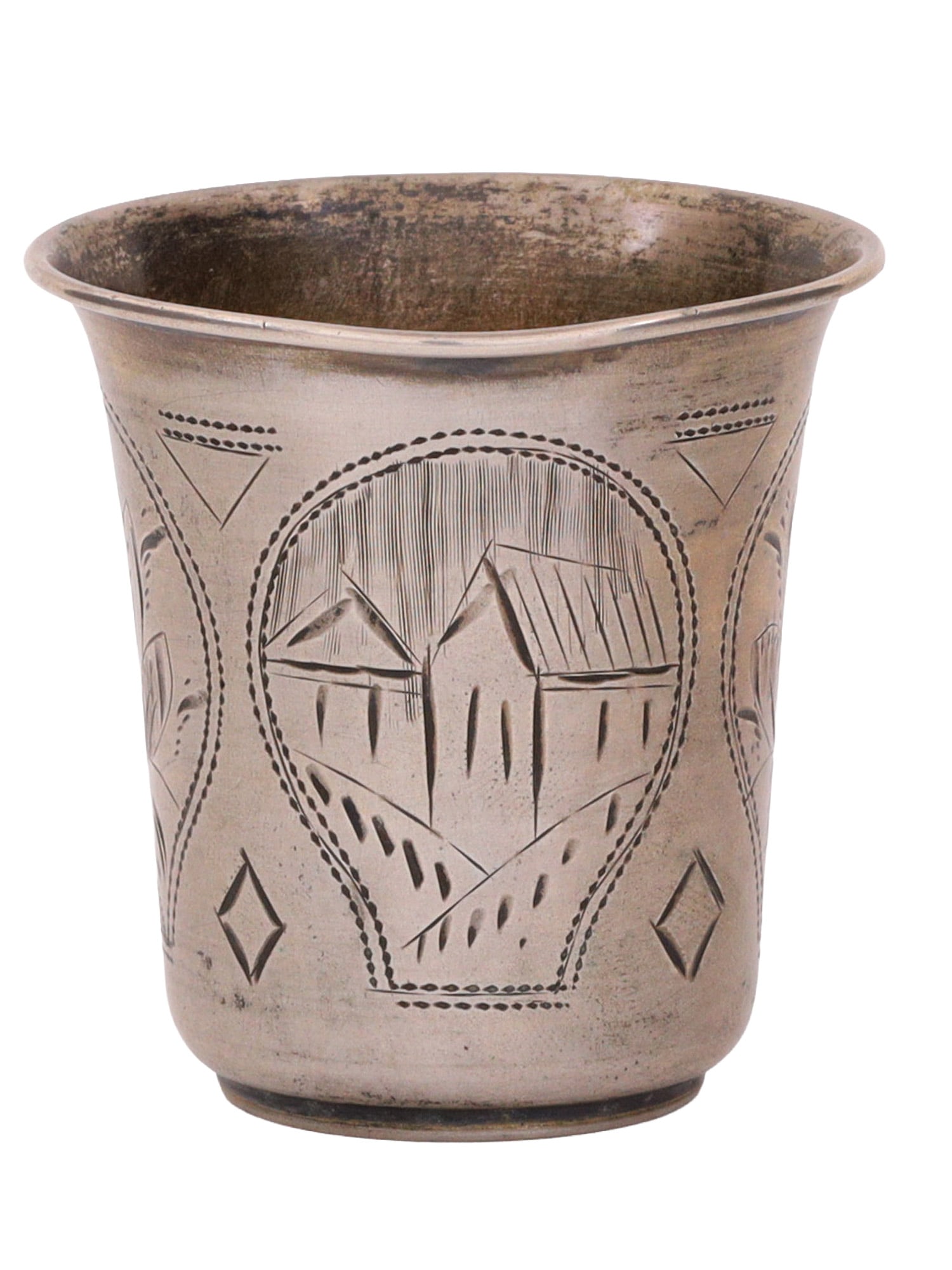 A RUSSIAN SILVER SHOT GLASS WITH ARCHITECTURAL SCENE, 1895: A Russian silver shot glass with engraved urban scenes and geometric motifs, produced in Moscow at the end of the 19th century.Hallmarks: 'A.C' maker's mark over 1895 date mark, Cyrillic 'ER' maker's 