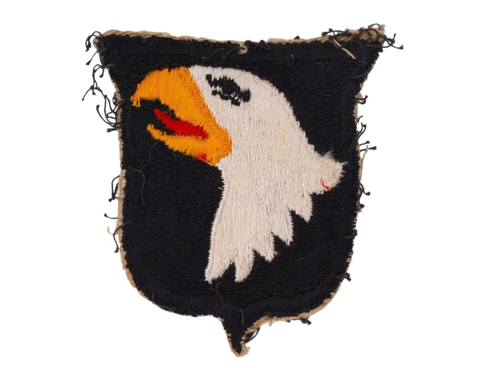 A WW2 AMERICAN 101ST AIRBORNE DIVISION EAGLE PATCH, C. 1940S (1 of 2)
