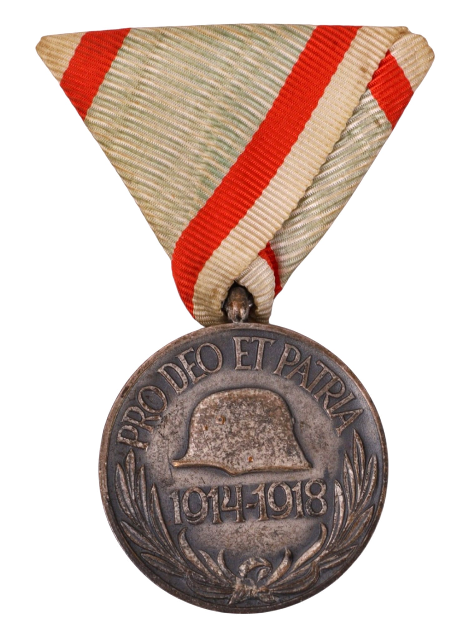 A HUNGARIAN FIRST WORLD WAR COMMEMORATIVE MEDAL, C. 1929 (1 of 2)