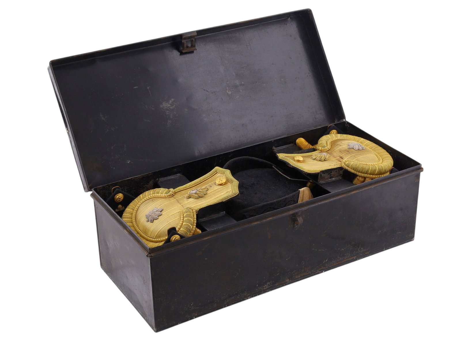 A BRITISH ROYAL NAVY CAPTAIN'S FULL DRESS BICORNE HAT AND EPAULETTES IN A TOLE CASE (1 of 8)