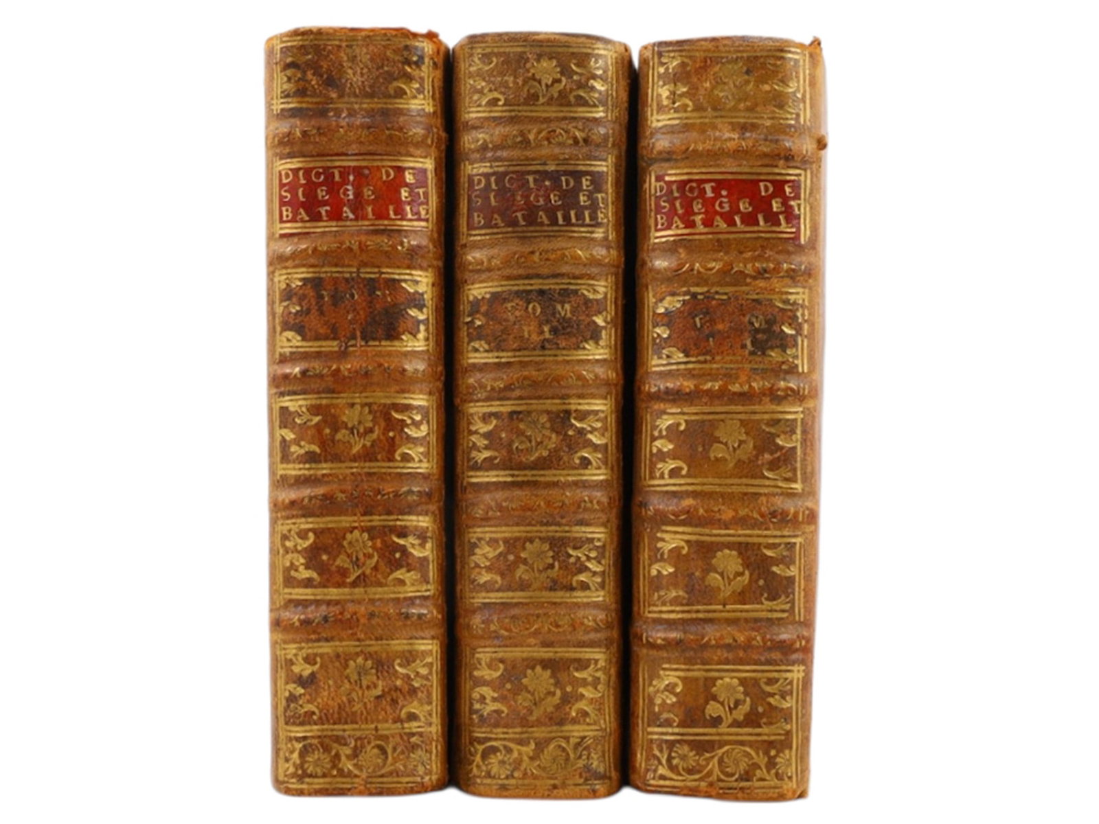 1771 DICTIONNAIRE HISTORIQUE DES SI?GES ET BATAILLES, JEAN-FRANCOIS DE LA CROIX (1753-1794): A fine example of the second edition of Jean-Francois de la Croix's (1753-1794) 'Dictionnaire Historique des Sieges et Battailes Memorables de l'Histoire Ancienne et Moderne', previously published und