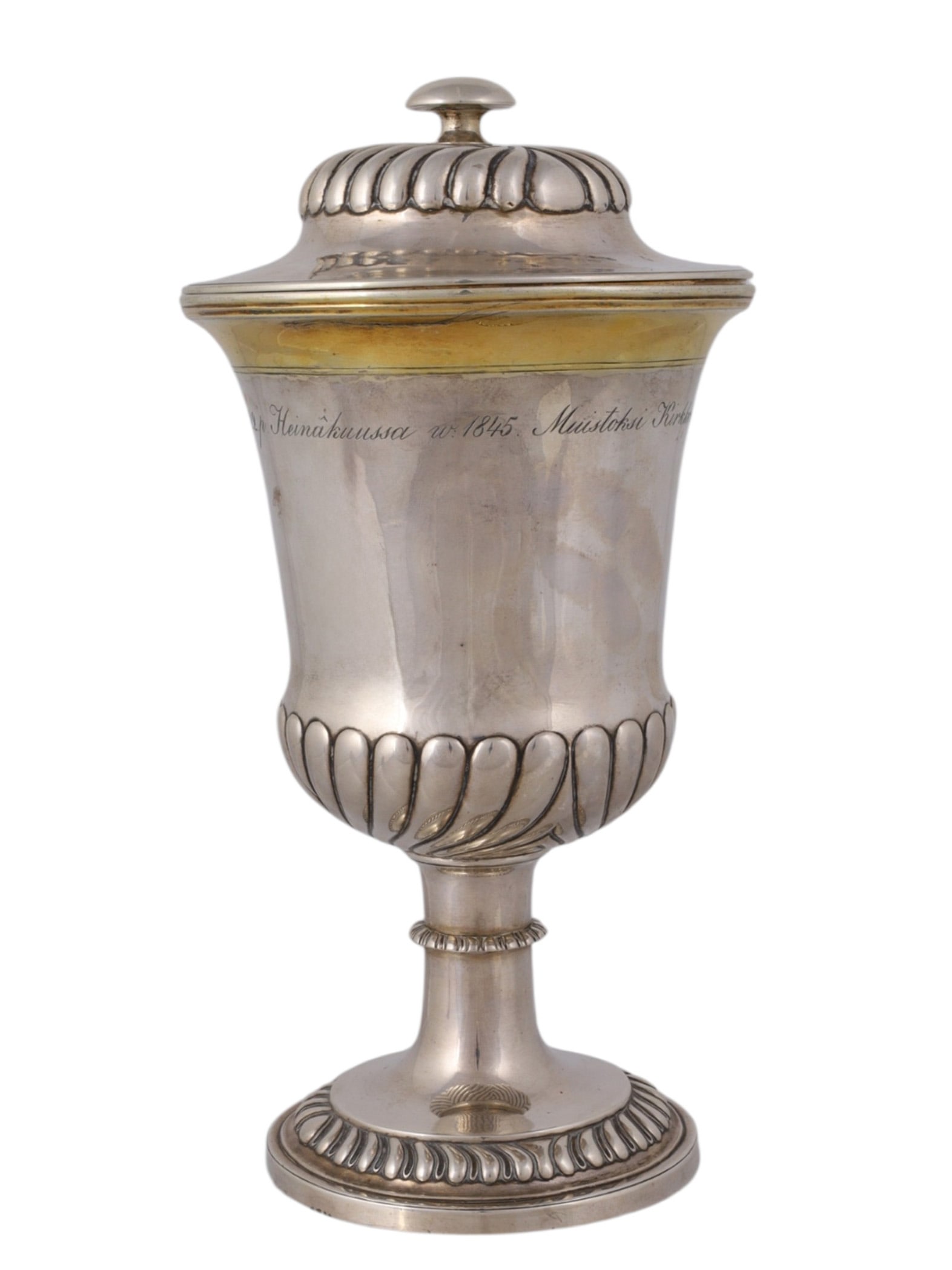 A RUSSIAN PARCEL-GILT SILVER PRESENTATION CUP AND COVER HENRIK AUGUST LANG FOR NICHOLLS & PLINCKE, (1 of 12)