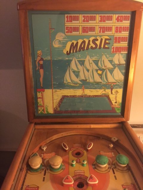 D. Gottlieb Co. 1947 Wooden Pinball machine (1 of 10)