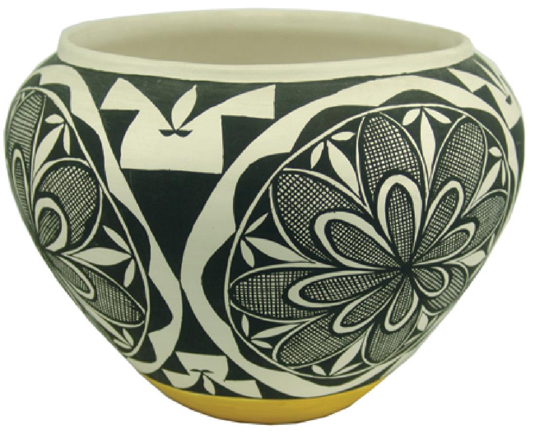 Acoma Pottery Jar - MMT (1 of 6)