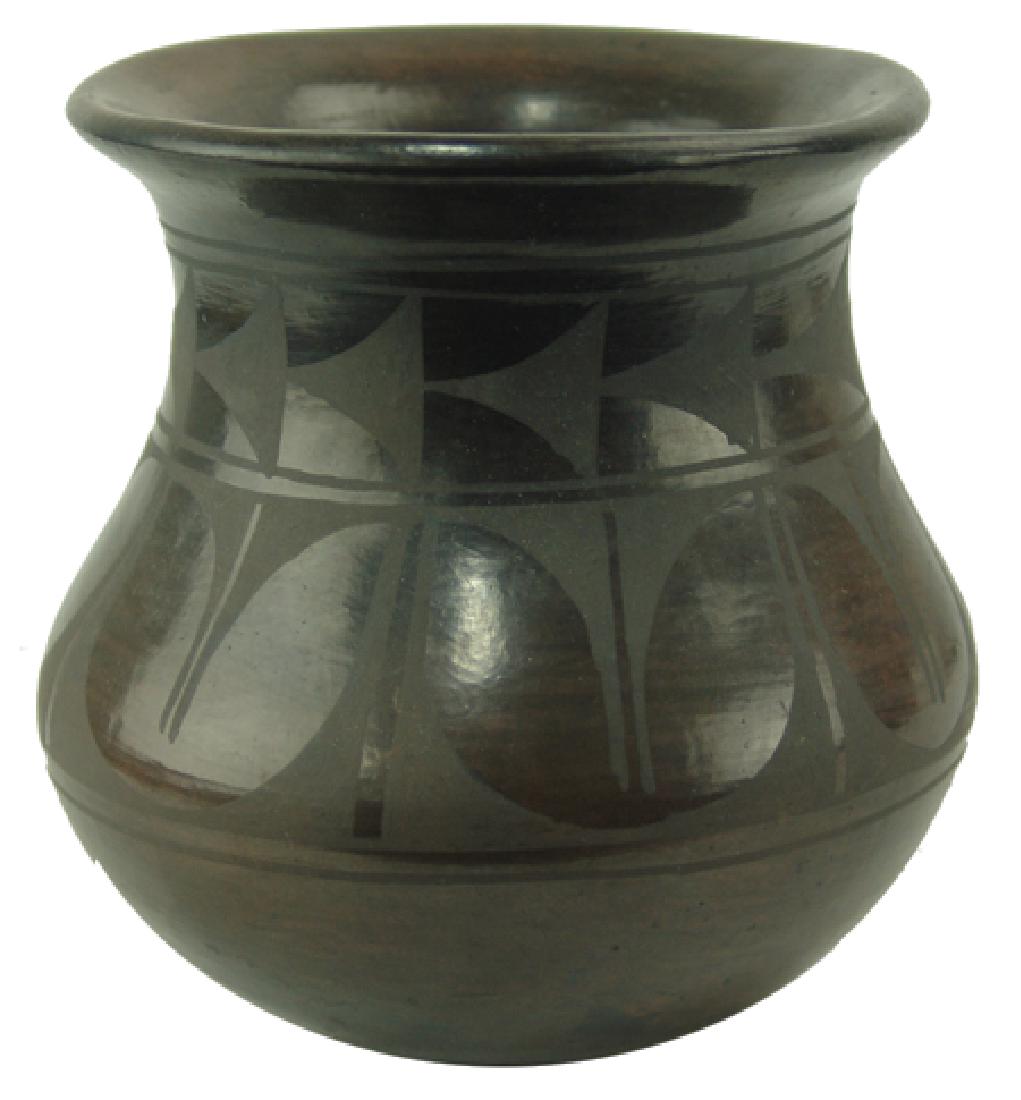 Santo Domingo Pottery Jar - Diana Aguilar (1 of 6)