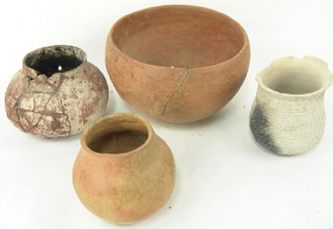 4 Anasazi Pottery Vessels (1 of 20)