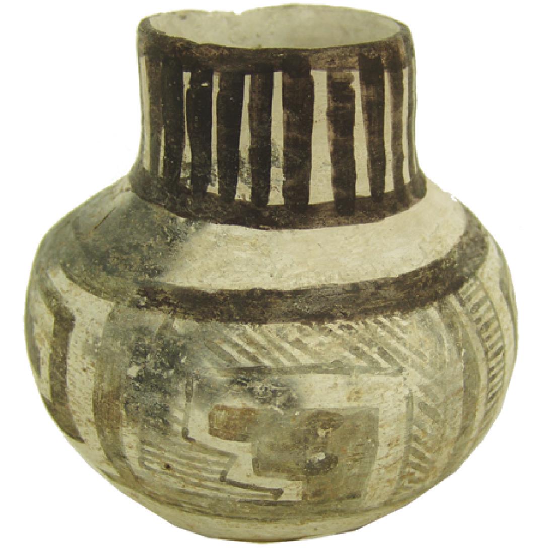 Anasazi Pottery Jar (1 of 6)