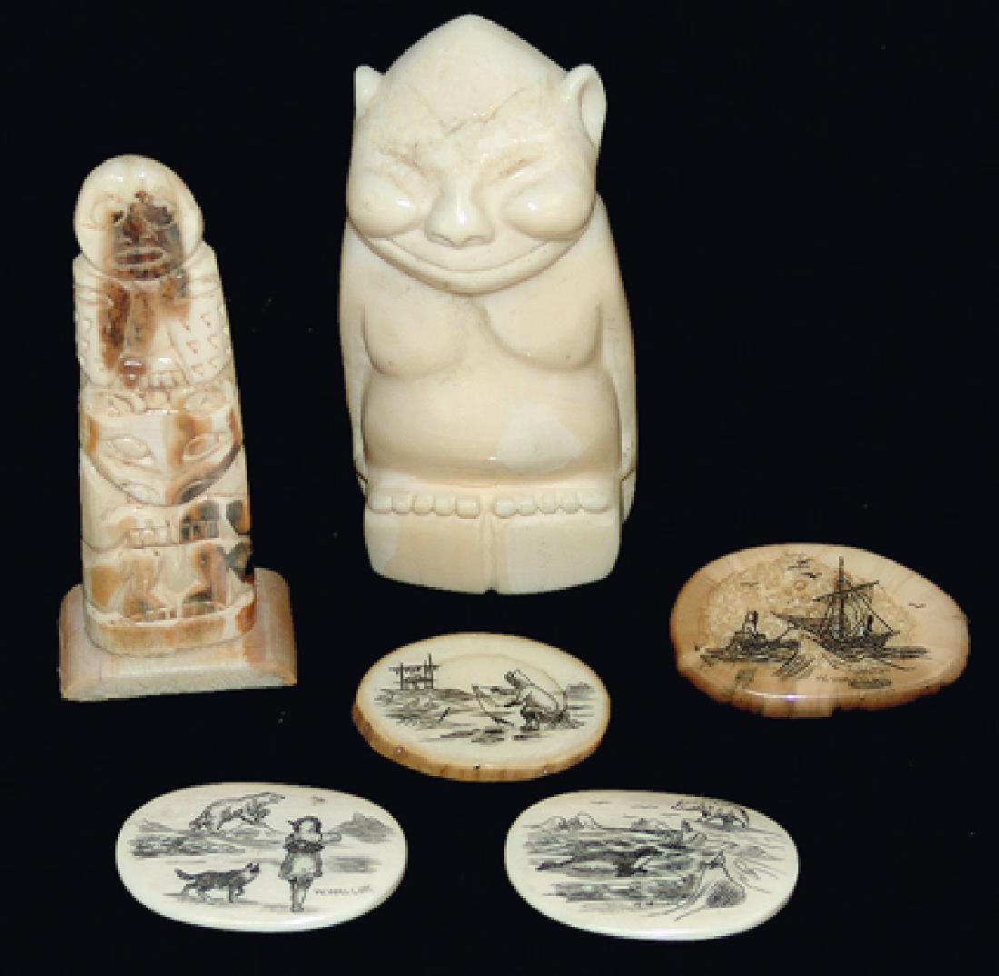 Eskimo Ivory Carvings - W. Walluk: Hand carved pieces including four scrimshaw discs by Walluk (two fossilized ivory, two faux ivory), plus a wonderful fossilized ivory totem pole and a smiley ivory bilikin. All very good condition.,Mi