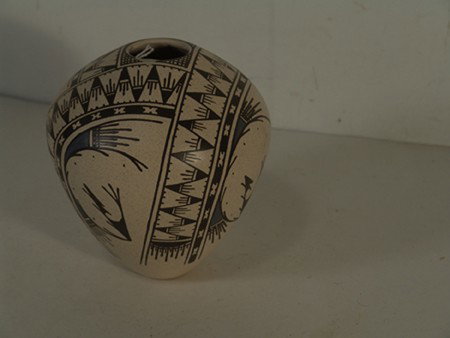 Pottery Olla: Very fine Casas Grandes pottery olla by Edgar Pedragon. Size: 5" x 5-1/2" High Circa: Late 1900s