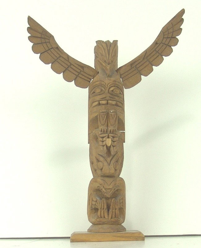 Totem Pole - Ray Williams: Rare signed original Ray Williams totem pole with removeable wings and fine detail. Very good condition except one tip missing. 12-1/2" long
