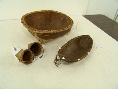 3 Birch Bark Baskets: Early/Mid 1900s, Collection of old Athbascan birch bark baskets. 9-1/2" x 3" largest