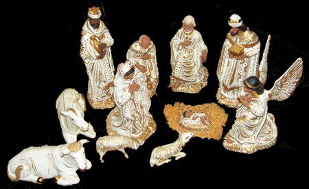 Mexican Nativity Scene: 1980s, Beautiful hand painted 11 piece pottery set done in gold and white. Mexico D.F. Condition: very good to excellent.