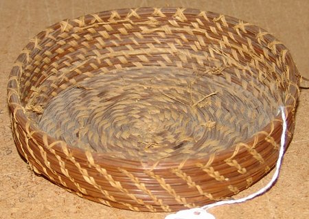 Cherokee Pine Needle Basket: Shallow Cherokee pine needle basketry bowl. 1-3/4" x 7"