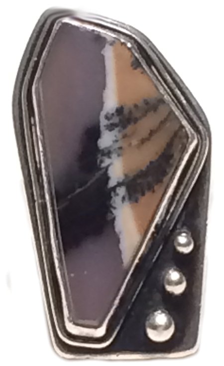 Navajo/Zuni Ring: Ca. 1970s, Beautiful contemporary sterling silver ring with striated agate stone and silver dots. Hallmarked "T." Size 7