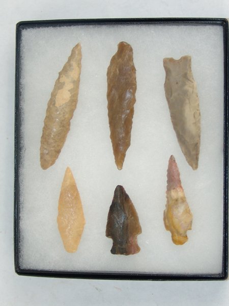 Artifact Collection: Various Ages, Collection of six larger knapped stone points. Very good condition. They all look old. Largest 3"